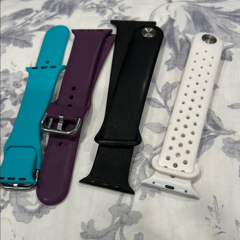 4 Apple Watch bands